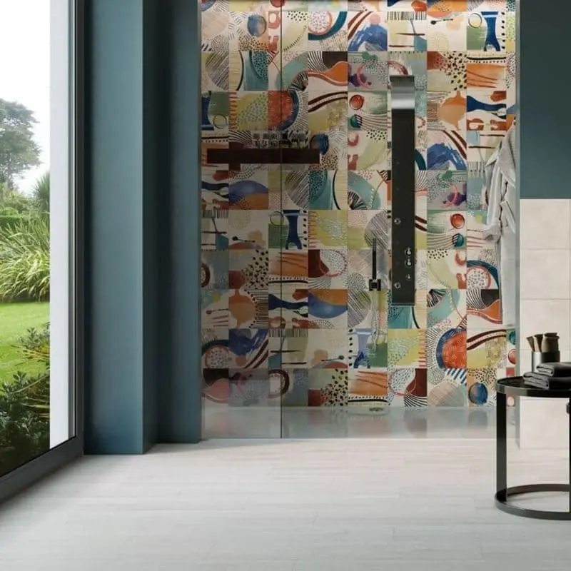 1-E77-IMG_1ENT243_HDG3-210924103708 (1) Гранитогрес Moorea Mix 25x25 Codicer впечатлява със своето пъстро съчетание от цветове и оригинална повърхност, която създава уникален декоративен ефект. Моделът комбинира топли и студени нюанси в хармонична палитра – бежово, теракота, сиво и синьо, което придава усещане за стил и уют на всяко пространство.