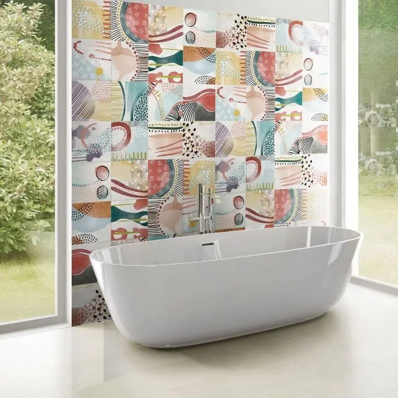 Moorea_3_G-en-6Yz1XFJqxemGtjEo Гранитогрес Moorea Mix 25x25 Codicer впечатлява със своето пъстро съчетание от цветове и оригинална повърхност, която създава уникален декоративен ефект. Моделът комбинира топли и студени нюанси в хармонична палитра – бежово, теракота, сиво и синьо, което придава усещане за стил и уют на всяко пространство. Повърхността на плочките е матова и леко релефна, което подсилва автентичния характер на колекцията Moorea Mix. Текстурата създава естествено излъчване, напомнящо ръчно изработена керамика, и добавя дълбочина и индивидуалност към интериора.